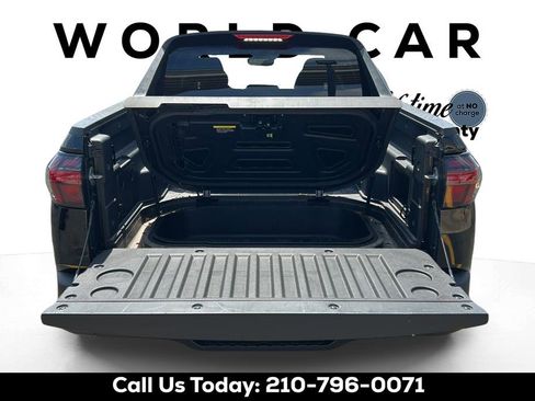 Used 2025 Hyundai Santa Cruz SEL FWD image 9