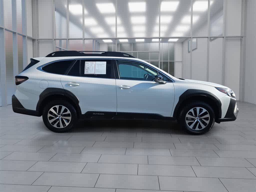 Used 2024 Subaru Outback Premium AWD/4WD image 2