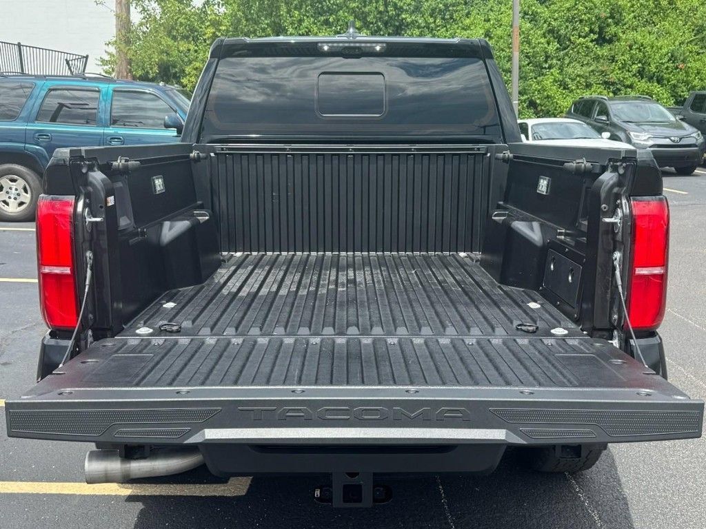 Used 2024 Toyota Tacoma TRD Off-Road w/ TRD Off Road Premium Package AWD/4WD image 6