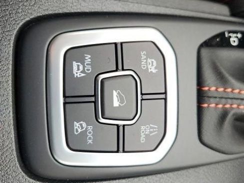 Used 2026 Nissan Frontier PRO-4X w/ Pro-4x Convenience Package image 28