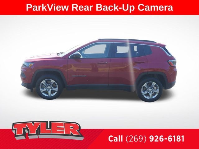 Used 2024 Jeep Compass Latitude AWD/4WD image 4
