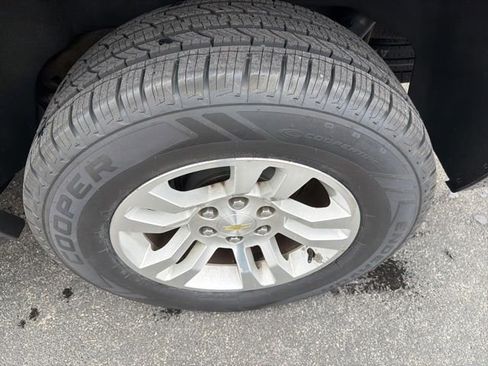 Used 2015 Chevrolet Tahoe LT image 10