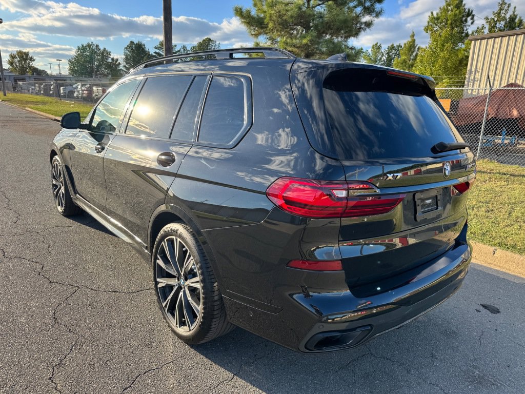 Used 2022 BMW X7 M50i AWD/4WD image 2