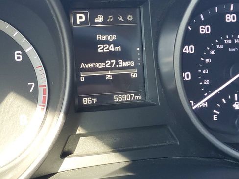 Used 2017 Hyundai Santa Fe Sport FWD image 29