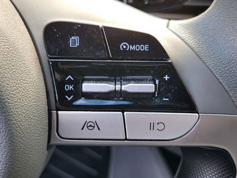 Certified 2023 Hyundai Elantra SEL image 22