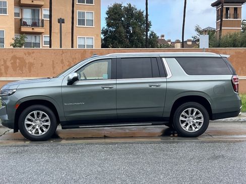Used 2023 Chevrolet Suburban Premier AWD/4WD image 7