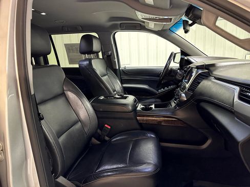Used 2018 Chevrolet Suburban LT image 12