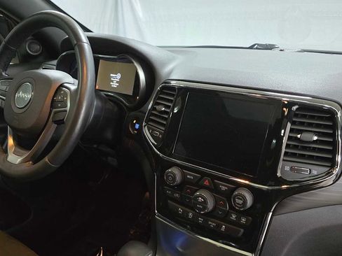 Used 2021 Jeep Grand Cherokee Laredo X image 11