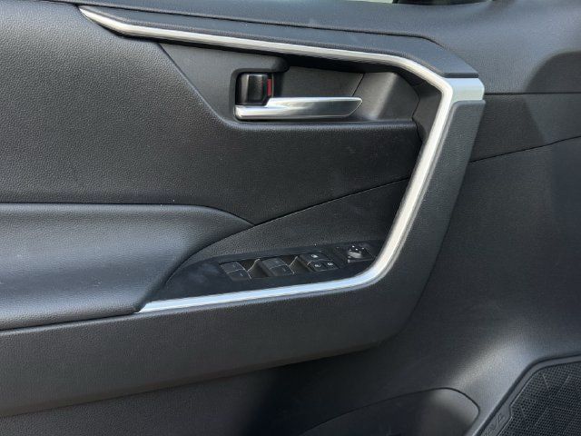 Used 2022 Toyota RAV4 XLE Premium AWD/4WD image 27