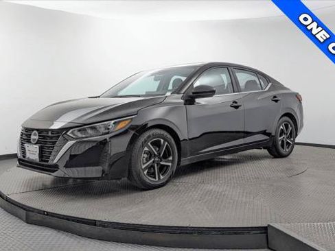 Used 2024 Nissan Sentra SV FWD image 2