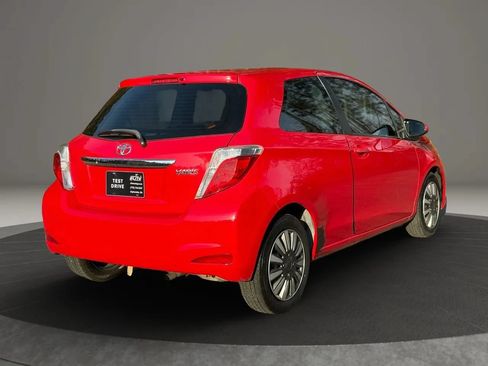 Used 2012 Toyota Yaris L FWD image 6