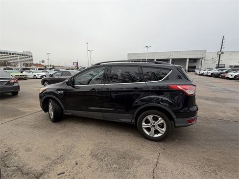 Used 2016 Ford Escape SE w/ Equipment Group 201A image 8