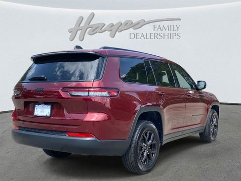 Used 2025 Jeep Grand Cherokee L Altitude RWD image 3