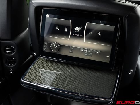 Used 2020 Rolls-Royce Cullinan Black Badge image 24