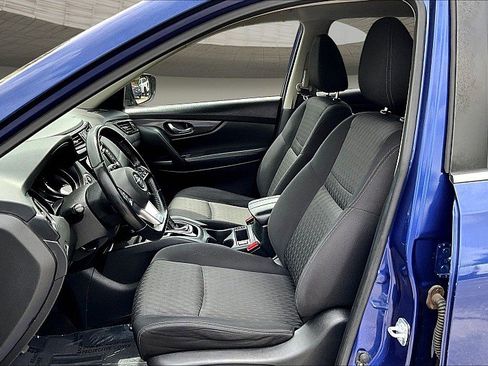 Used 2018 Nissan Rogue SV w/ Premium Package image 24