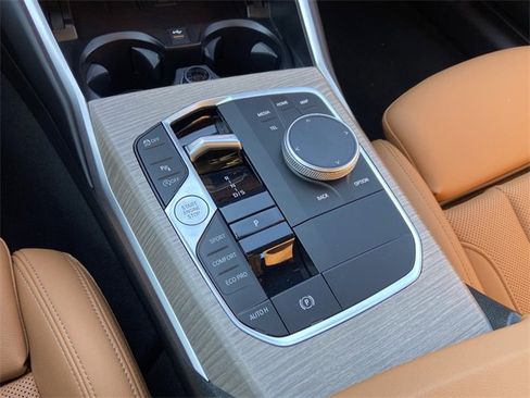 Used 2025 BMW 330i xDrive Sedan w/ Convenience Package image 18