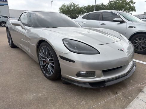 Used 2007 Chevrolet Corvette Coupe w/ Preferred Equipment Group RWD image 2