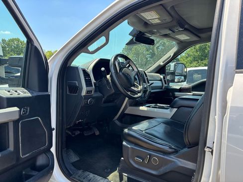 Used 2019 Ford F250 Lariat w/ Lariat Ultimate Package AWD/4WD image 9