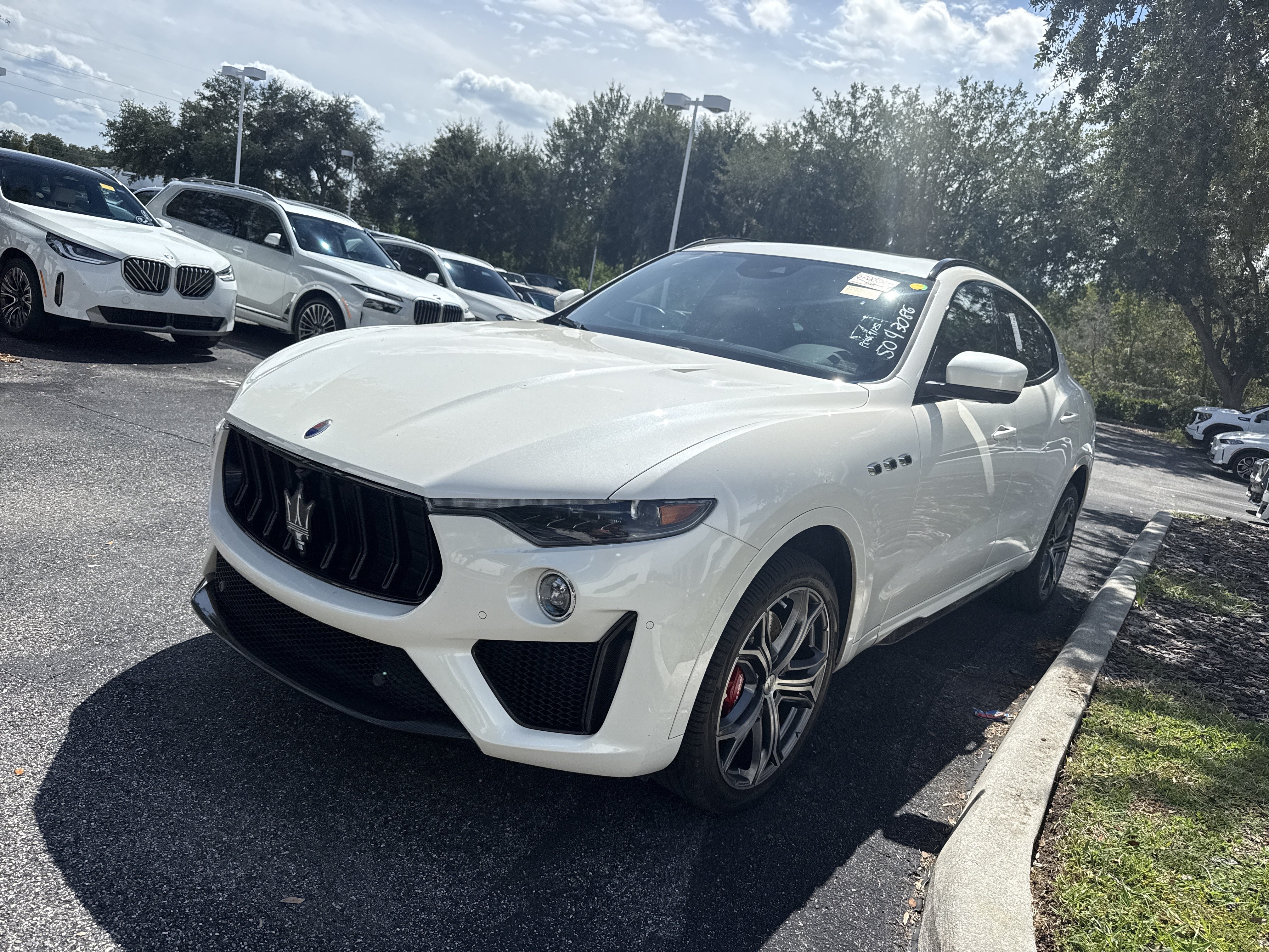Used 2019 Maserati Levante Trofeo AWD/4WD image 4