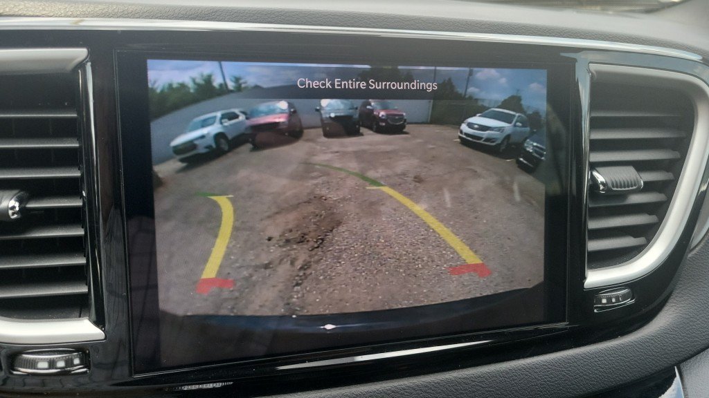 Used 2025 Chrysler Pacifica Select FWD image 36