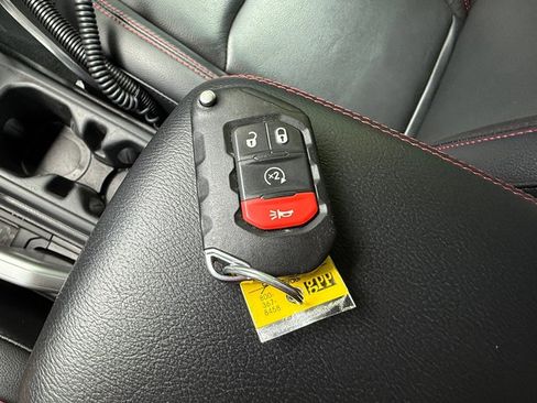 Used 2018 Jeep Wrangler Unlimited Rubicon AWD/4WD image 32