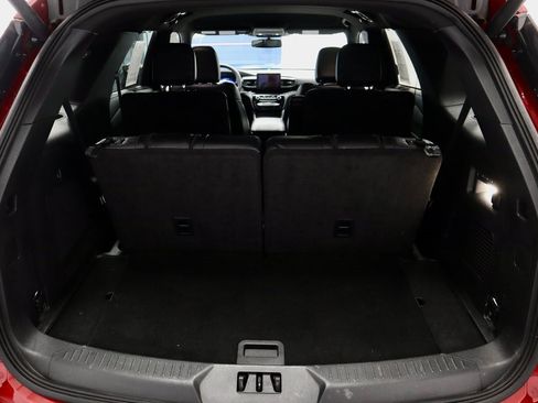 Certified 2022 Ford Explorer ST w/ Equipment Group 401A image 18
