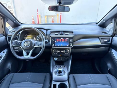 Used 2025 Nissan Leaf S FWD image 11