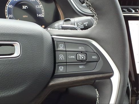 New 2025 Jeep Grand Cherokee L Limited image 27