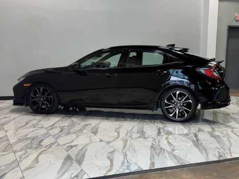 Used 2018 Honda Civic Sport image 7
