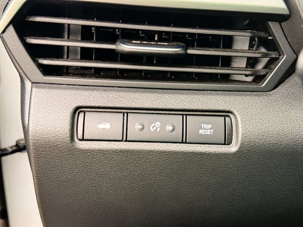 Used 2024 Nissan Altima 2.5 SR FWD image 16