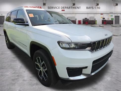 Used 2023 Jeep Grand Cherokee L Limited AWD/4WD image 4