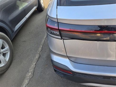 Used 2025 Volkswagen Taos S image 13