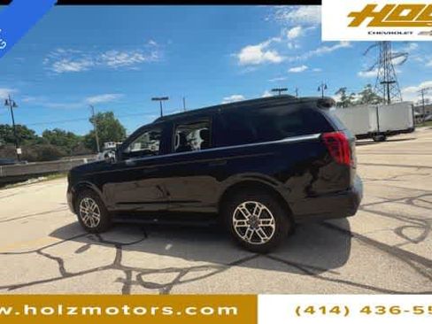 Used 2025 Ford Expedition Active AWD/4WD image 6