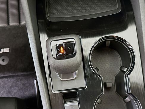 Used 2023 Nissan Rogue S image 24