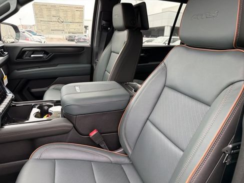 New 2026 GMC Yukon XL AT4 w/ AT4 Premium Plus Package AWD/4WD image 17