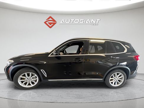 Used 2019 BMW X5 xDrive50i w/ Parking Assistance Package AWD/4WD image 5