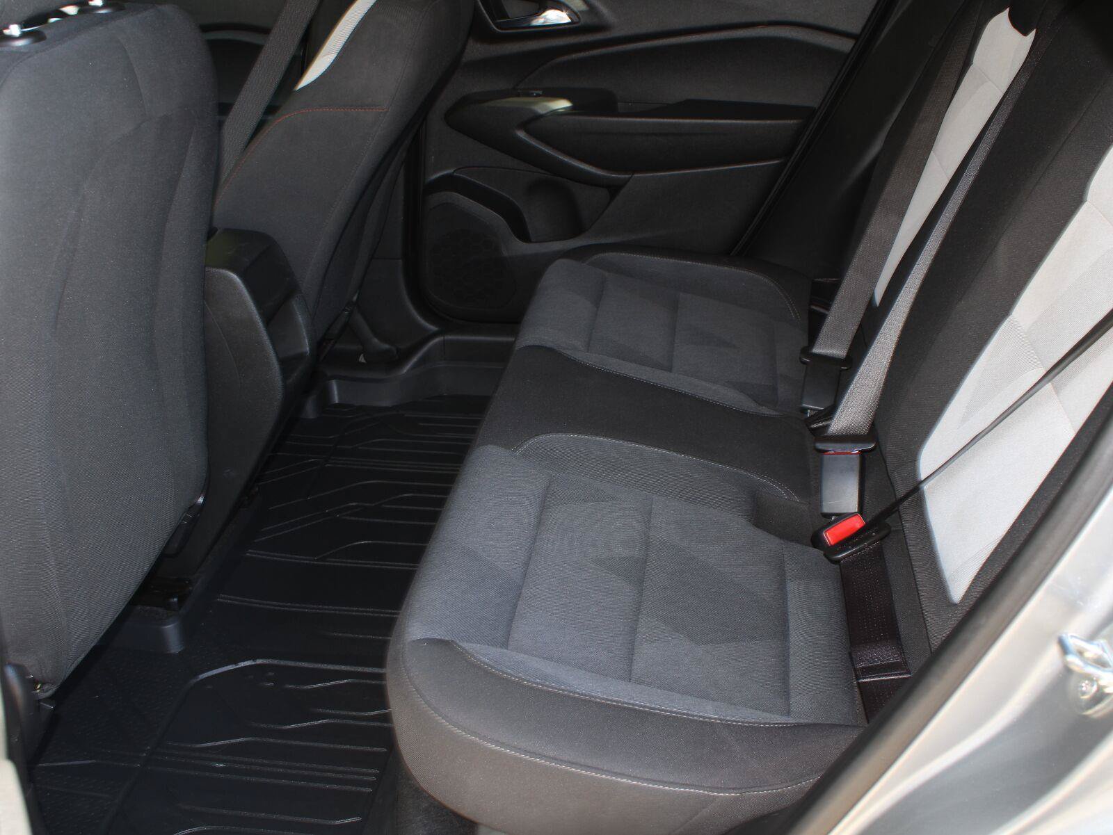 Used 2024 Chevrolet Trax RS w/ Driver Confidence Package FWD image 18