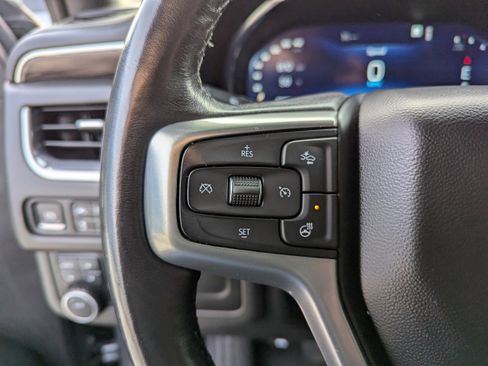 Used 2022 Chevrolet Suburban Z71 w/ Luxury Package image 15