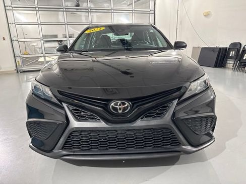 Used 2022 Toyota Camry SE w/ Audio Upgrade Package FWD image 2