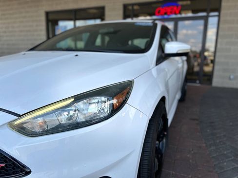 Used 2017 Ford Focus ST FWD image 28