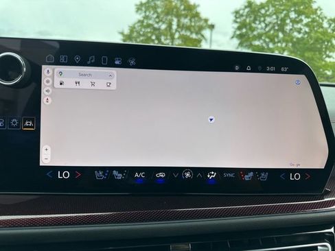 Used 2024 Chevrolet Traverse RS image 52