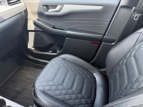 Used 2023 Ford Escape Platinum w/ Premium Technology Package image 19