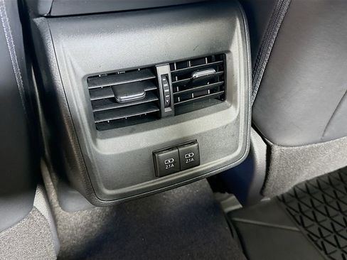 Used 2019 Toyota Avalon XLE w/ Moonroof Package image 25