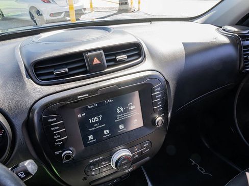 Used 2018 Kia Soul + image 29
