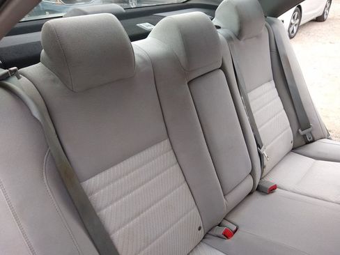 Used 2015 Toyota Camry LE image 22