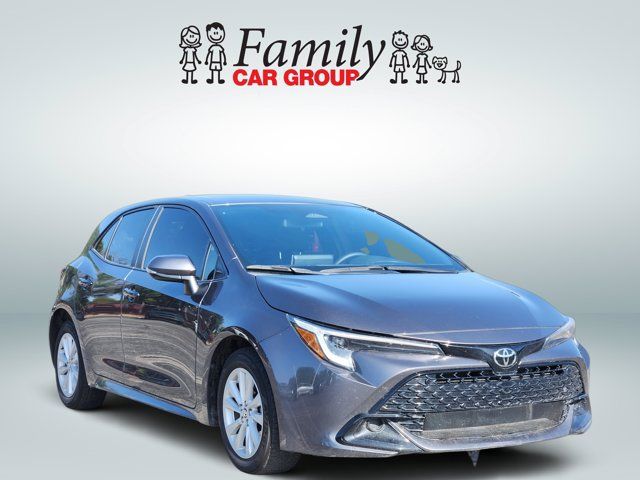 Used 2025 Toyota Corolla SE FWD image 2
