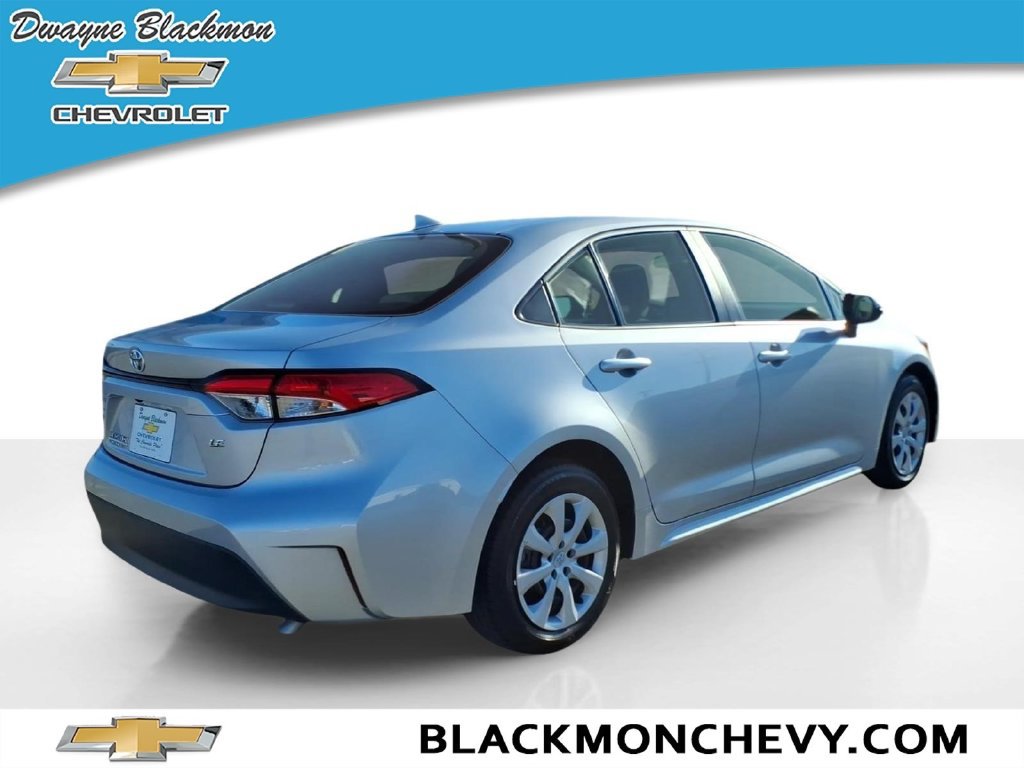 Used 2024 Toyota Corolla LE FWD image 3