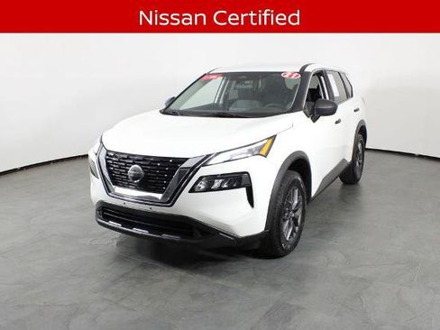 Certified 2021 Nissan Rogue S FWD image 2