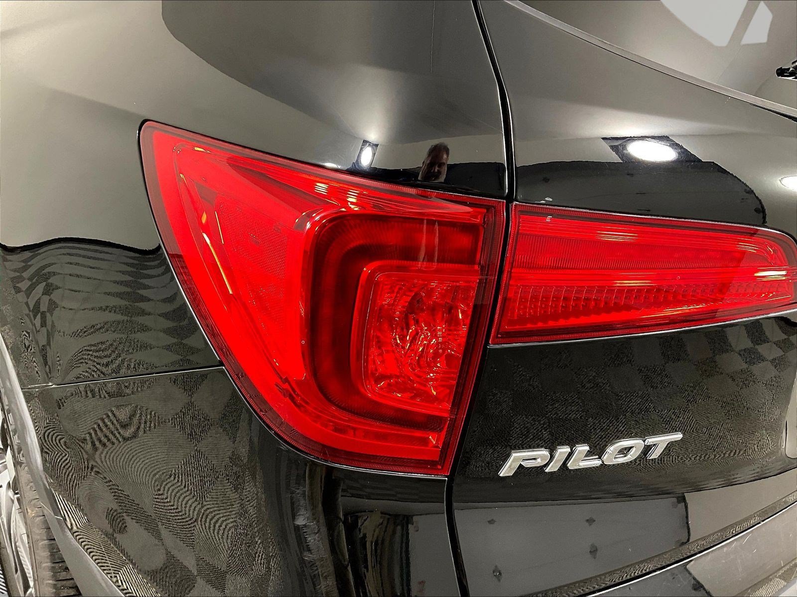 Used 2016 Honda Pilot Elite image 23