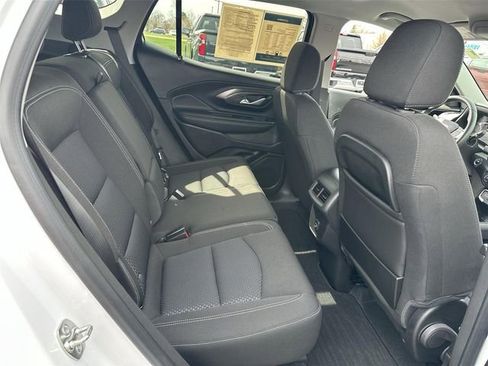 Used 2024 GMC Terrain SLE image 25